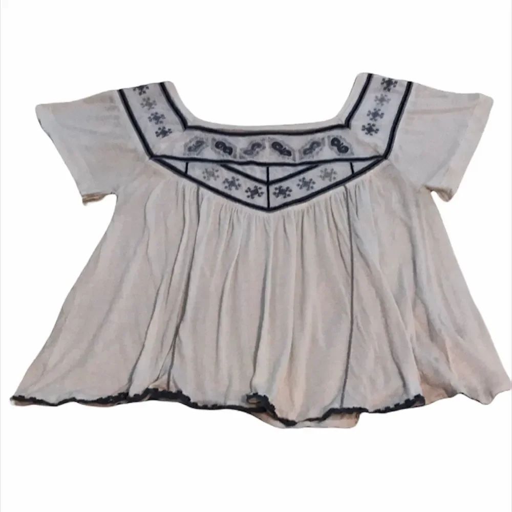 ✨ Free People
Muse Embroidered Tee✨ - Picture 4 of 7